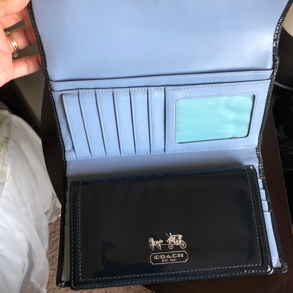Coach Patent leather wallet with check book navy blue - Picture 8 of 14